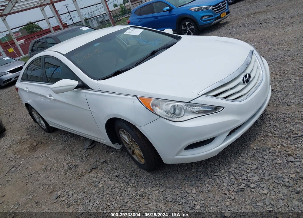 2013 HYUNDAI SONATA GLS VIN: 5NPEB4AC2DH615447