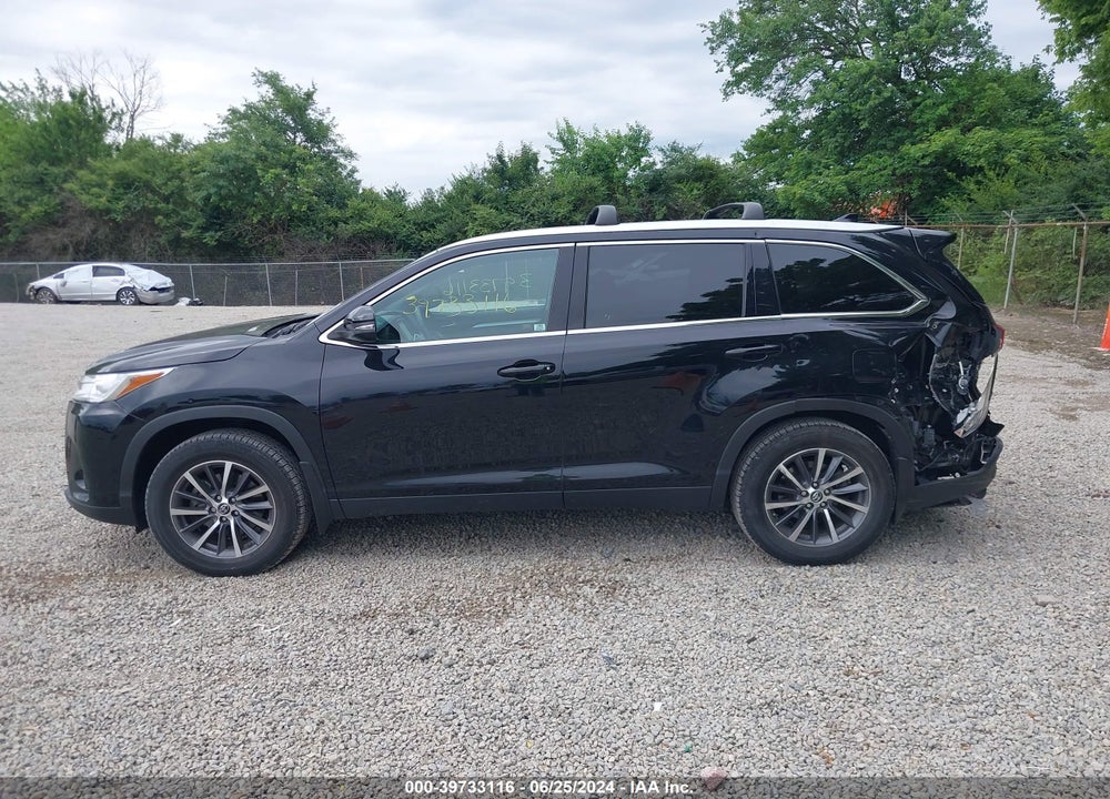 2019 TOYOTA HIGHLANDER XLE VIN: 5TDJZRFH6KS611243
