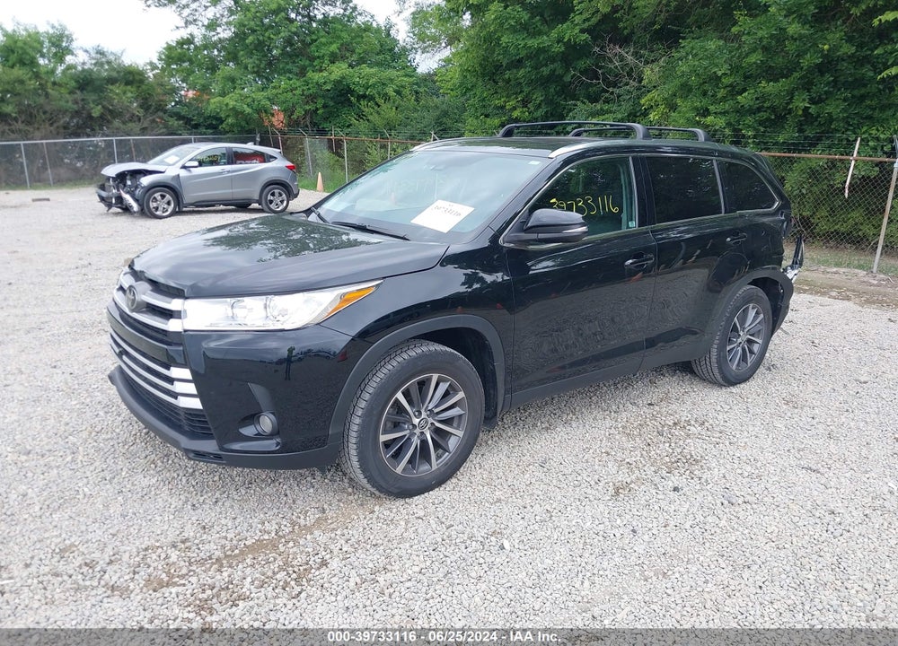 2019 TOYOTA HIGHLANDER XLE VIN: 5TDJZRFH6KS611243