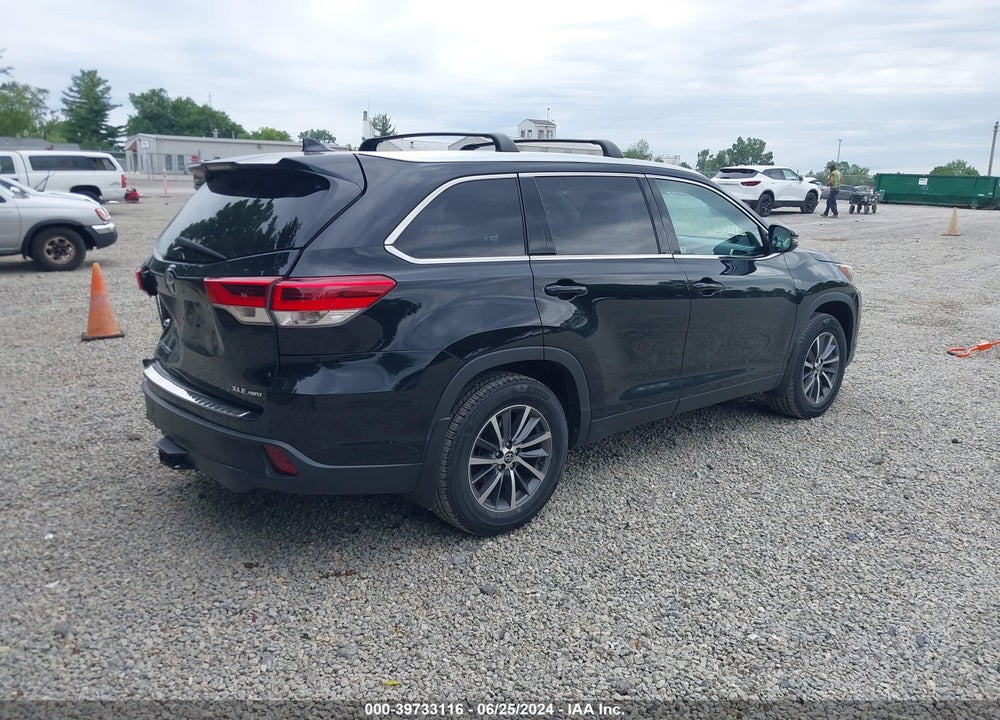 2019 TOYOTA HIGHLANDER XLE VIN: 5TDJZRFH6KS611243