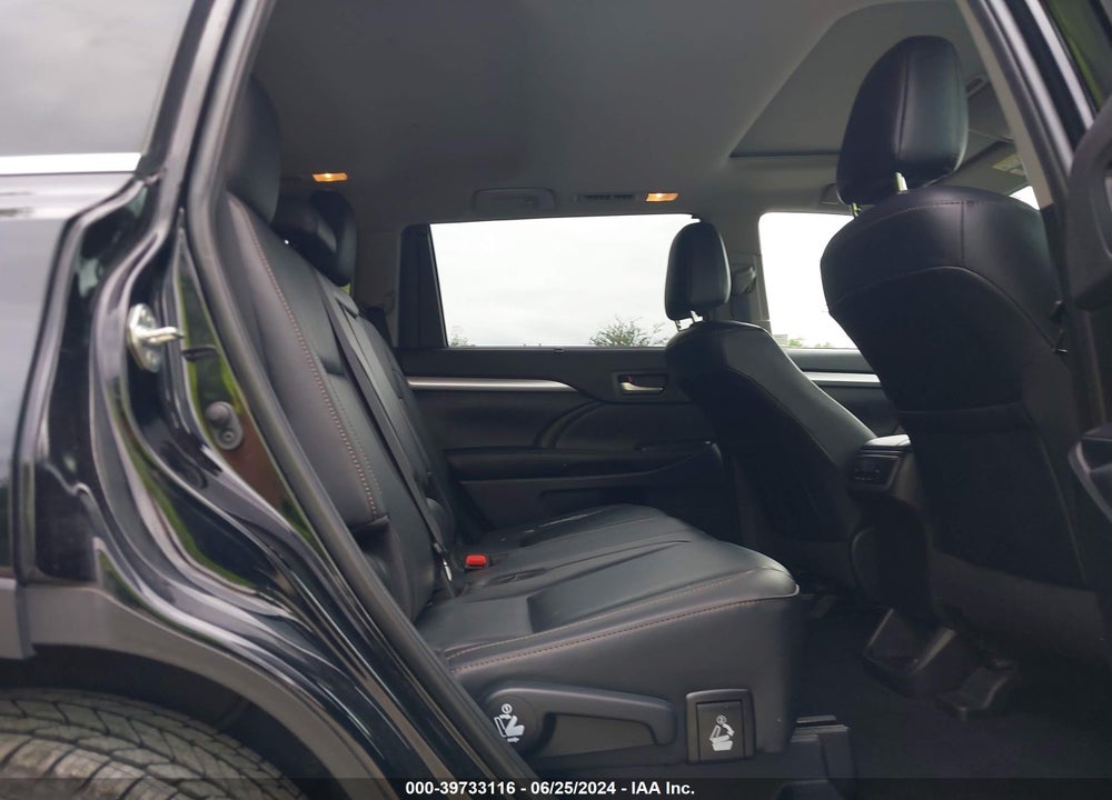 2019 TOYOTA HIGHLANDER XLE VIN: 5TDJZRFH6KS611243
