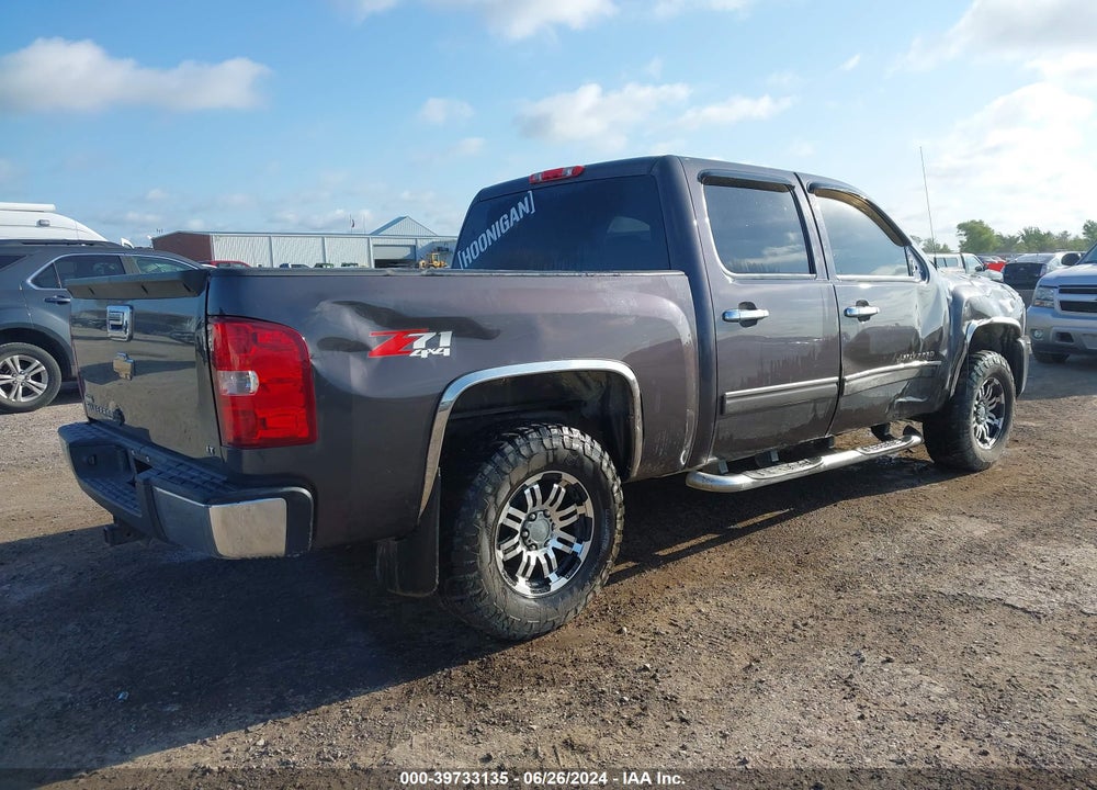 2011 CHEVROLET SILVERADO 1500 LT VIN: 1GCPKSE39BF136683