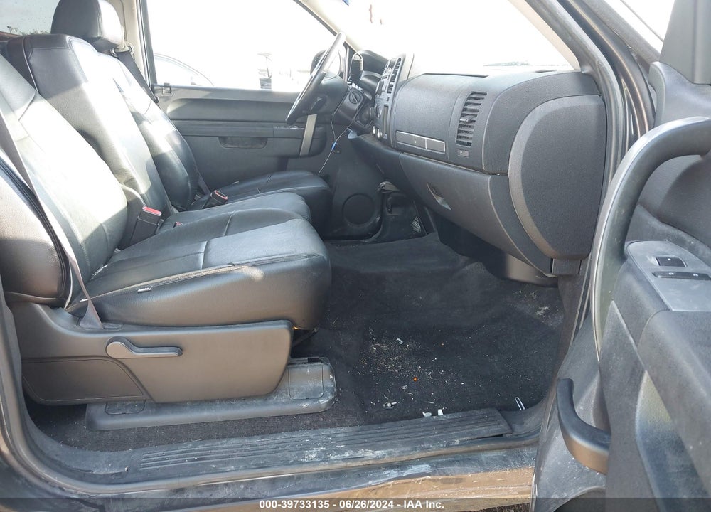 2011 CHEVROLET SILVERADO 1500 LT VIN: 1GCPKSE39BF136683