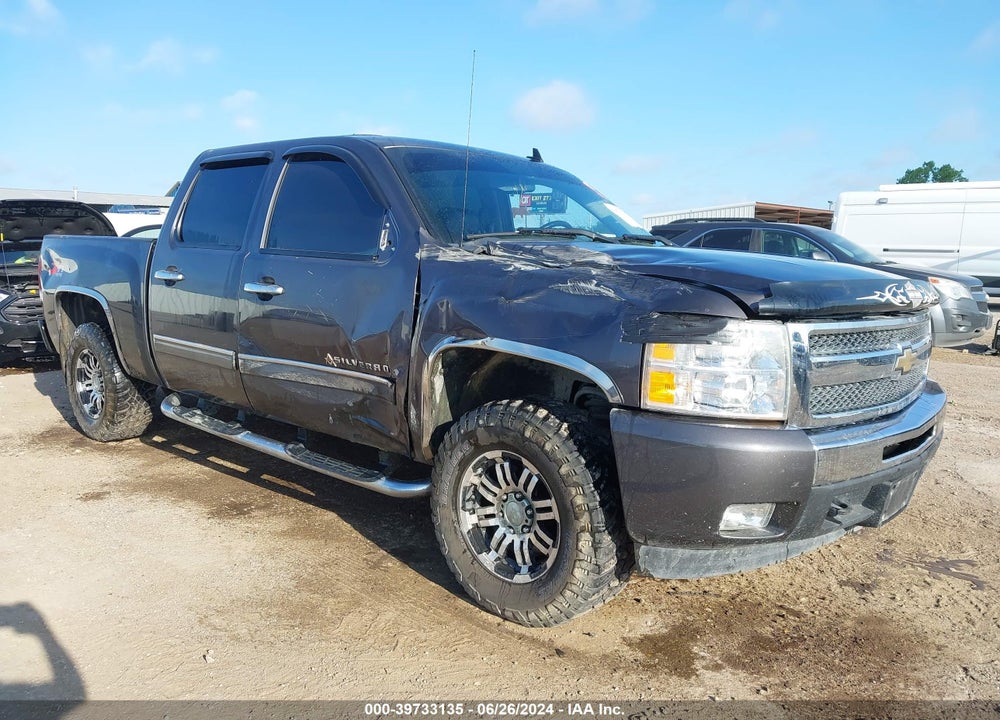 2011 CHEVROLET SILVERADO 1500 LT VIN: 1GCPKSE39BF136683