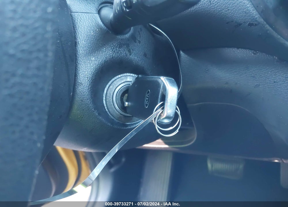 2020 KIA SOUL LX VIN: KNDJ23AU5L7105064