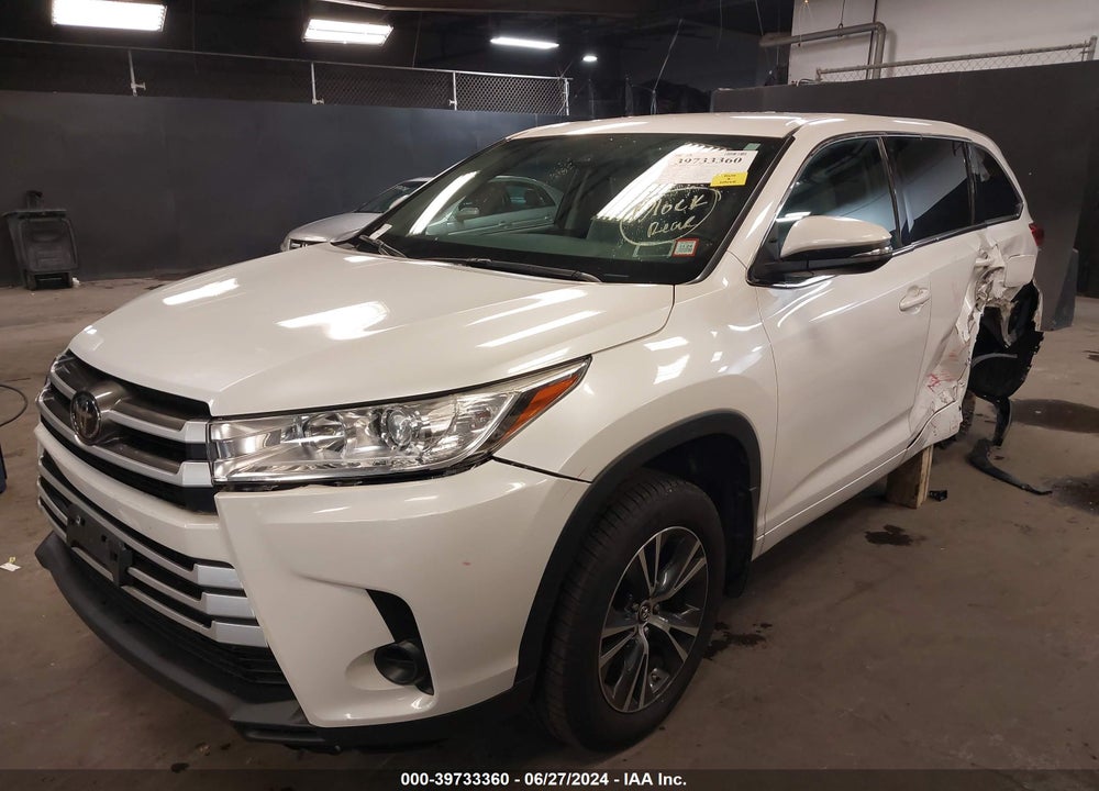 2017 TOYOTA HIGHLANDER LE VIN: 5TDBZRFH0HS423170