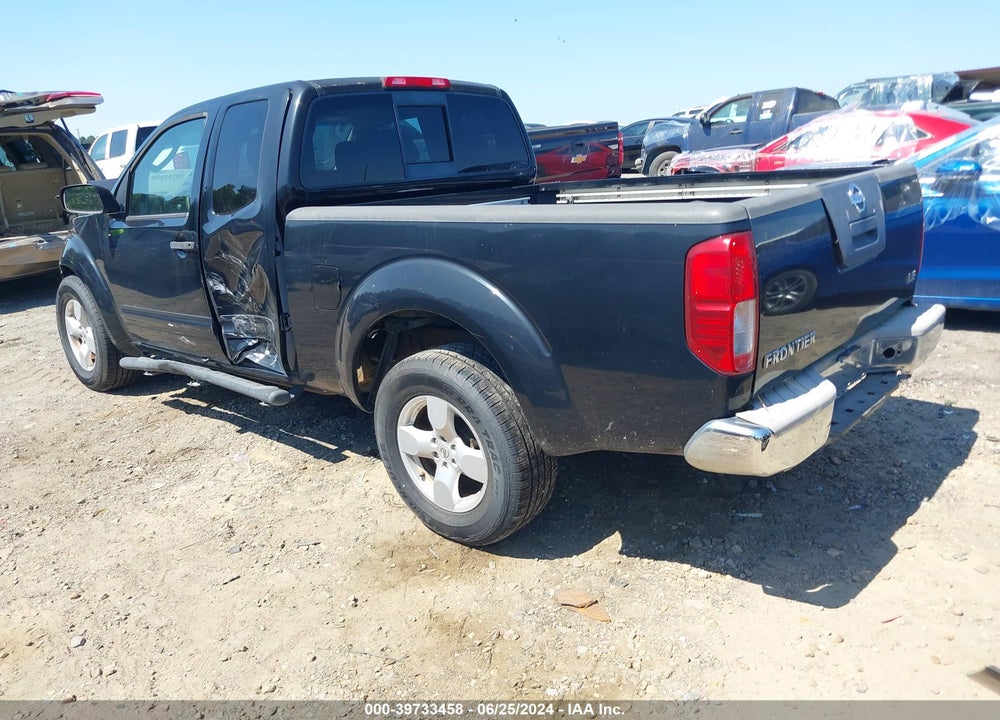 2005 NISSAN FRONTIER LE VIN: 1N6AD06U85C435824