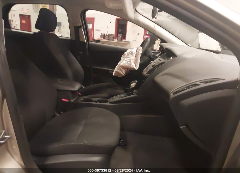 2017 FORD FOCUS SE VIN: 1FADP3F25HL214893