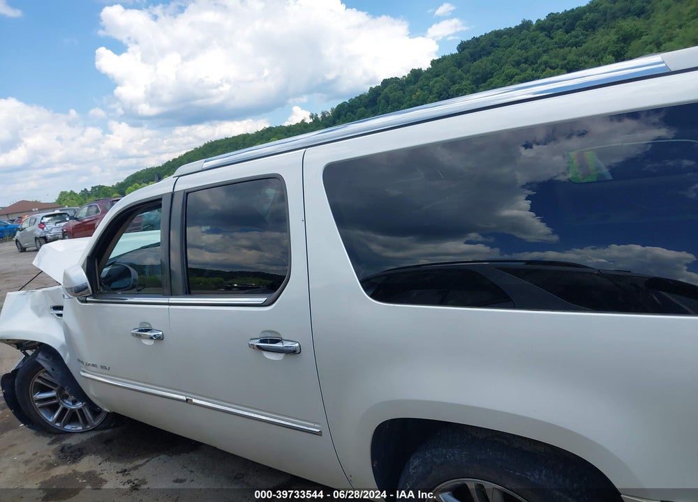 2010 CADILLAC ESCALADE ESV PREMIUM VIN: 1GYUKJEF8AR181466