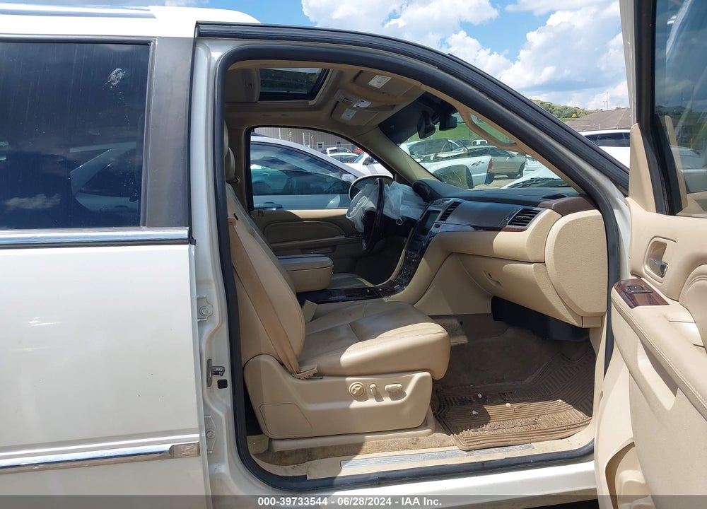2010 CADILLAC ESCALADE ESV PREMIUM VIN: 1GYUKJEF8AR181466