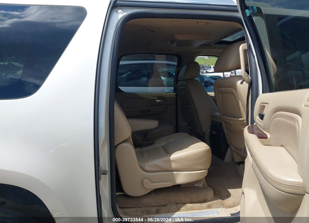 2010 CADILLAC ESCALADE ESV PREMIUM VIN: 1GYUKJEF8AR181466