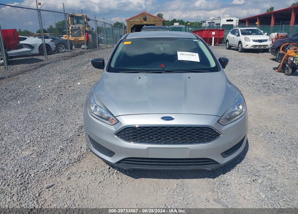 2018 FORD FOCUS S VIN: 1FADP3E23JL275246