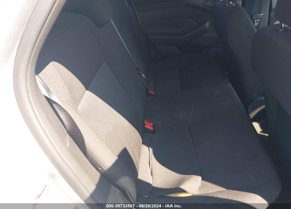 2018 FORD FOCUS S VIN: 1FADP3E23JL275246