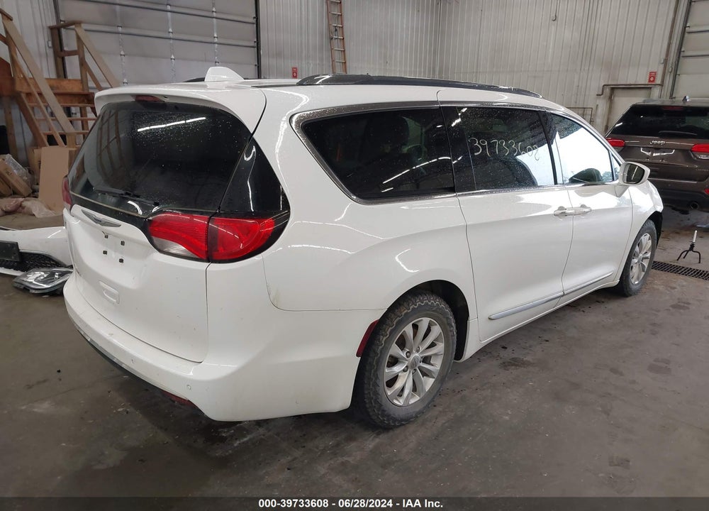 2019 CHRYSLER PACIFICA TOURING L VIN: 2C4RC1BG8KR560324