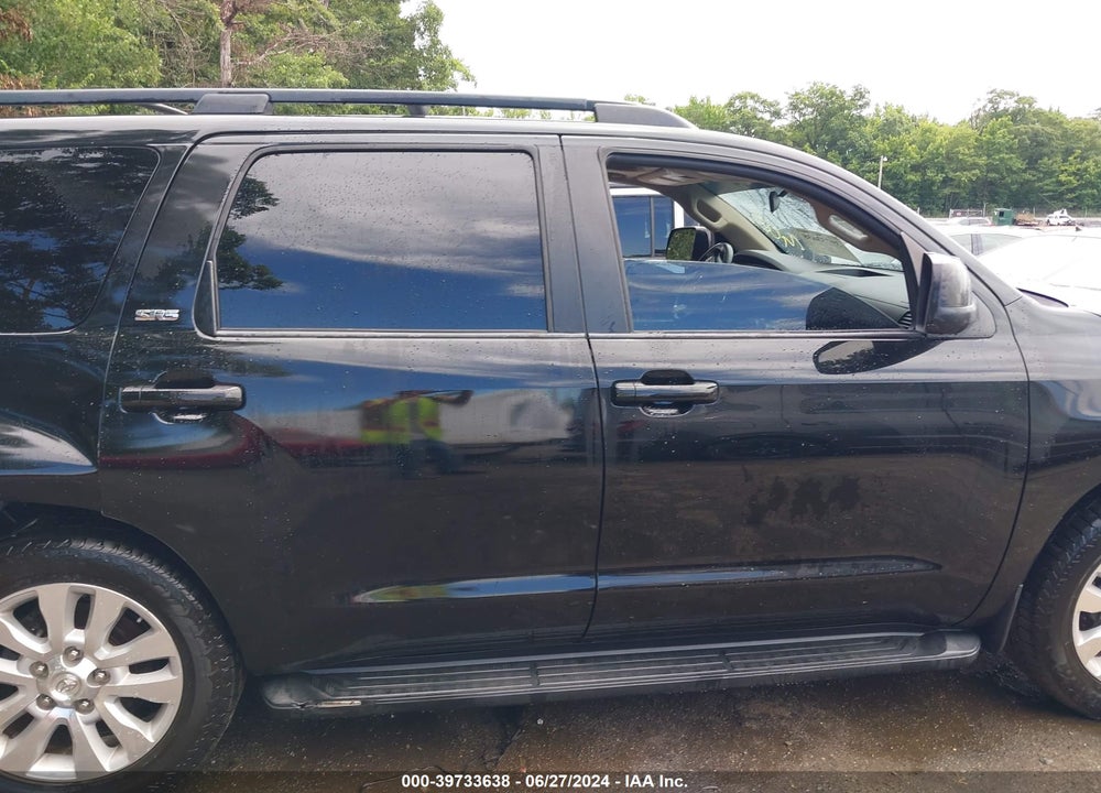 2014 TOYOTA SEQUOIA SR5 5.7L V8 VIN: 5TDBY5G15ES096015