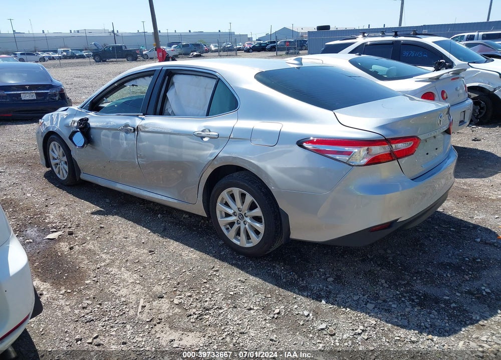 2020 TOYOTA CAMRY LE VIN: 4T1C11AK5LU884185