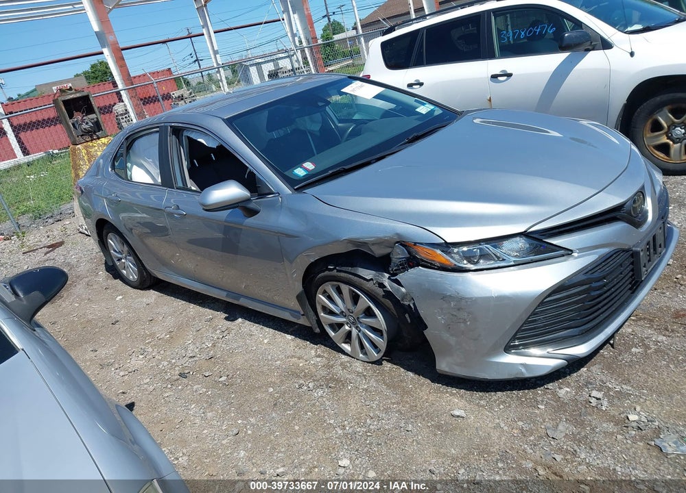 2020 TOYOTA CAMRY LE VIN: 4T1C11AK5LU884185