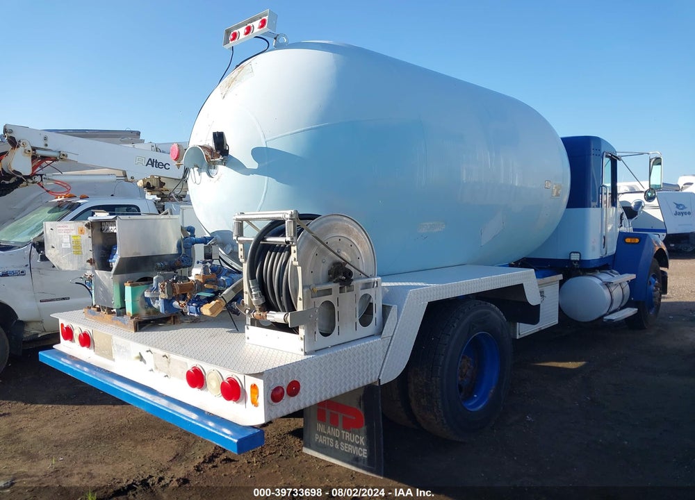 2005 KENWORTH CONSTRUCTION T300 VIN: 2NKMHD7X55M085835