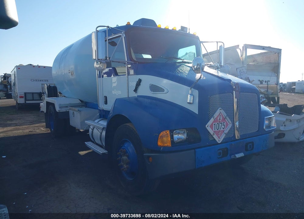 2005 KENWORTH CONSTRUCTION T300 VIN: 2NKMHD7X55M085835