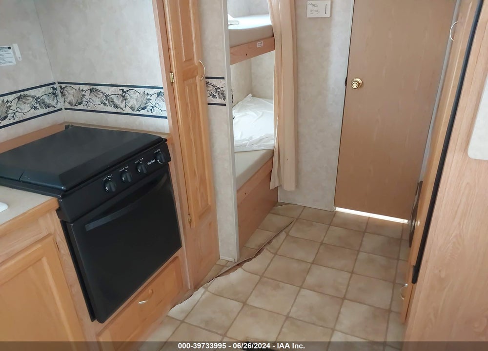 2005 KZ SPORTSMAN 2554P FIFTH WHEEL VIN: 4EZFS25215S052788
