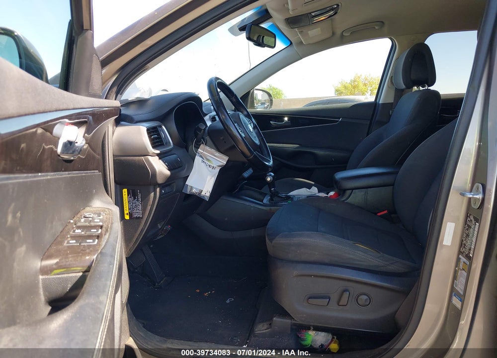 2016 KIA SORENTO 2.4L LX VIN: 5XYPG4A32GG157804