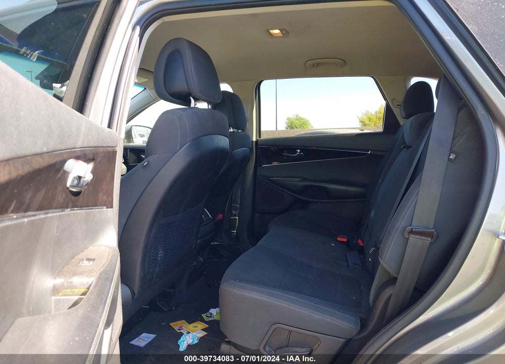 2016 KIA SORENTO 2.4L LX VIN: 5XYPG4A32GG157804