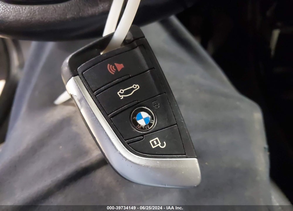 2016 BMW X1 XDRIVE28I VIN: WBXHT3C34GP881212