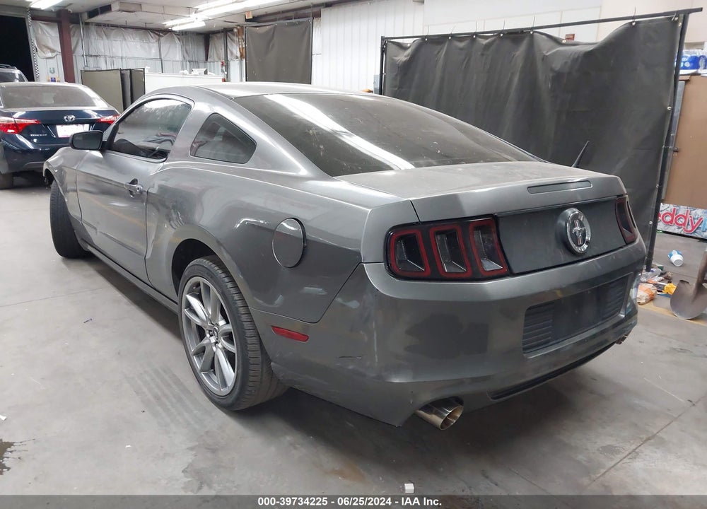 2014 FORD MUSTANG V6 VIN: 1ZVBP8AM5E5239605