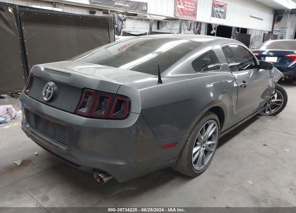 2014 FORD MUSTANG V6 VIN: 1ZVBP8AM5E5239605