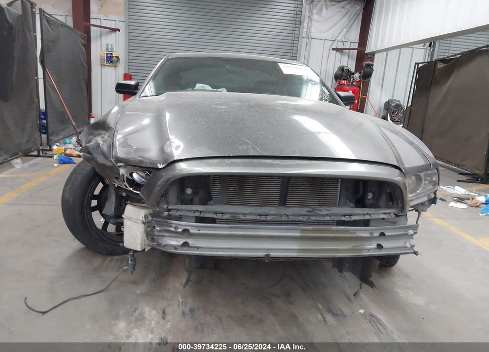 2014 FORD MUSTANG V6 VIN: 1ZVBP8AM5E5239605