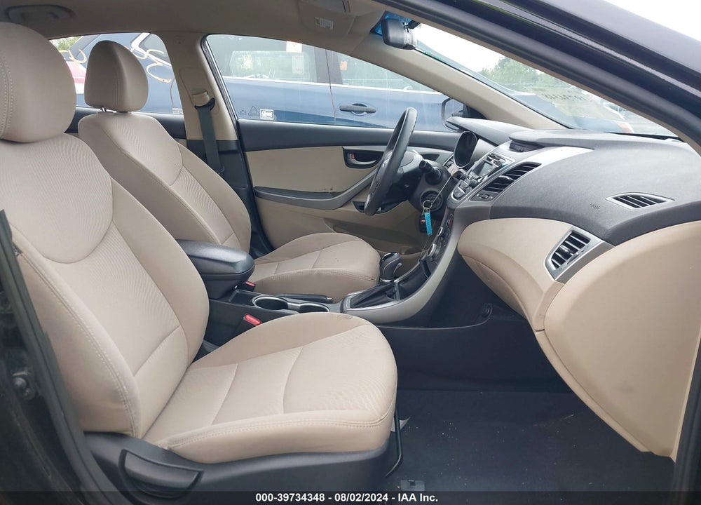 2016 HYUNDAI ELANTRA SE VIN: 5NPDH4AE4GH775247