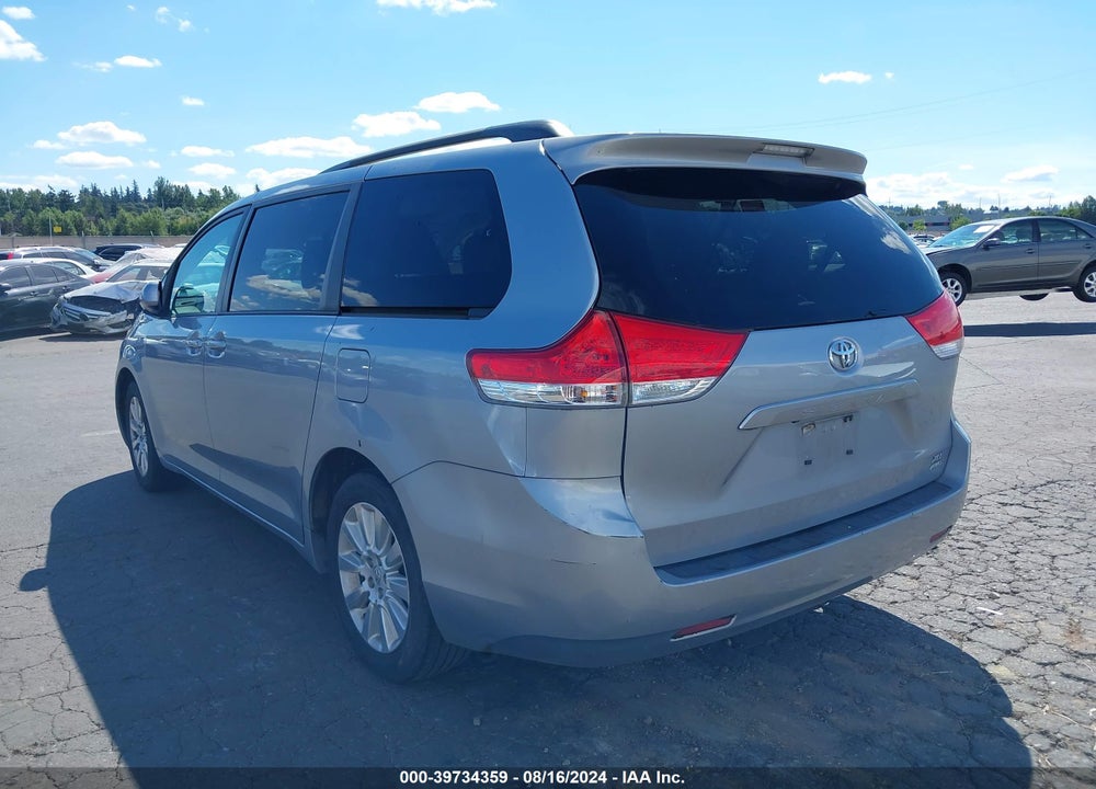 2013 TOYOTA SIENNA XLE 7 PASSENGER VIN: 5TDDK3DC4DS065180