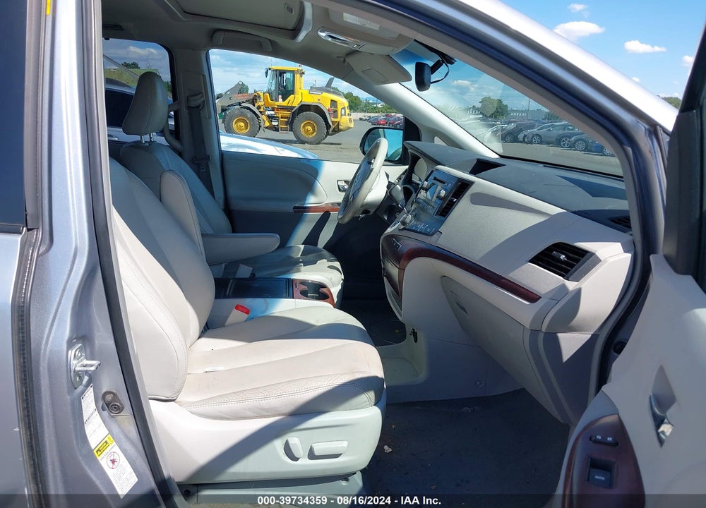 2013 TOYOTA SIENNA XLE 7 PASSENGER VIN: 5TDDK3DC4DS065180