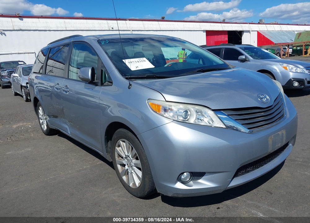 2013 TOYOTA SIENNA XLE 7 PASSENGER VIN: 5TDDK3DC4DS065180