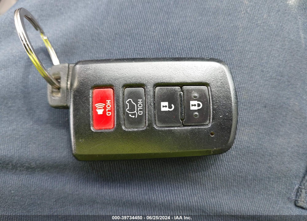 2016 TOYOTA RAV4 XLE VIN: JTMRFREV9GJ067568