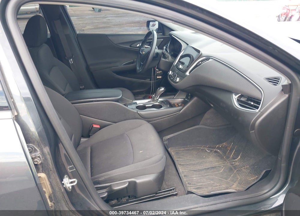 2018 CHEVROLET MALIBU LT VIN: 1G1ZD5ST5JF131755