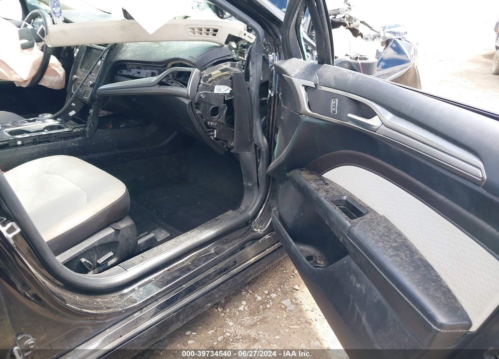 2019 FORD FUSION SE VIN: 3FA6P0HD1KR179560