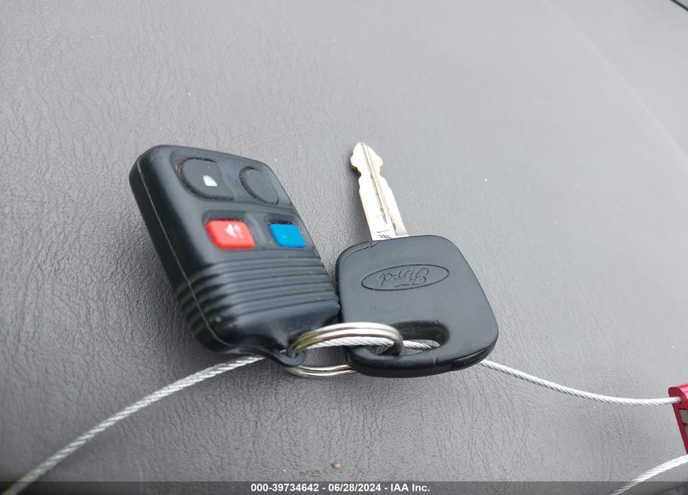 2003 FORD FOCUS SE VIN: 1FAFP343X3W337875
