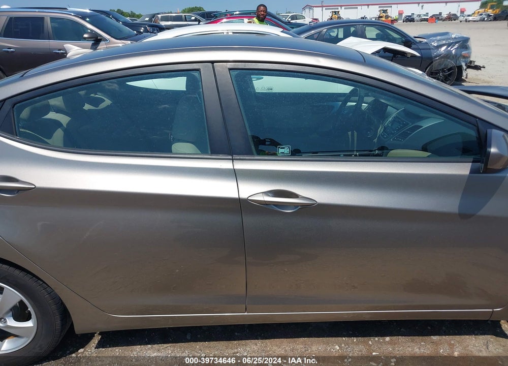 2014 HYUNDAI ELANTRA SE VIN: 5NPDH4AE9EH518467