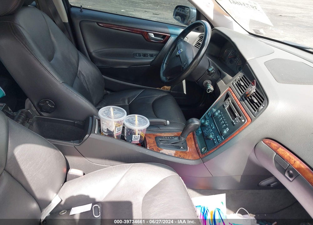 2006 VOLVO S60 2.5T VIN: YV1RS592862535376