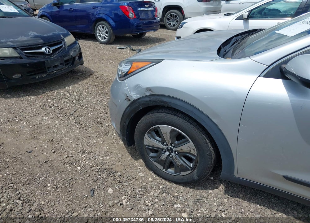 2018 KIA NIRO LX VIN: KNDCB3LC8J5209943