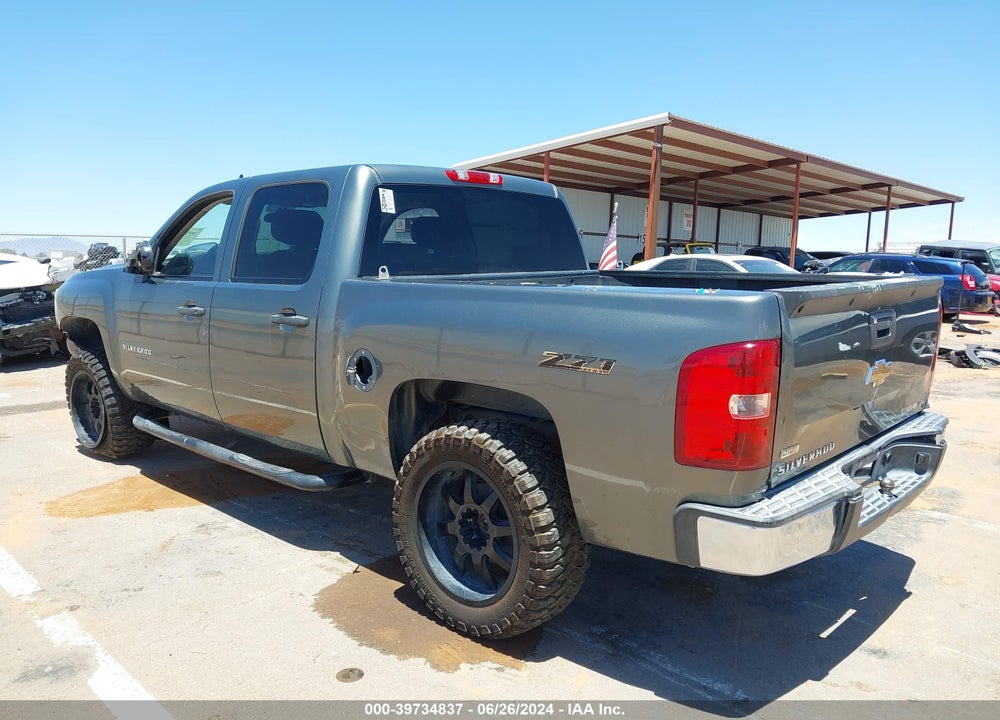 2011 CHEVROLET SILVERADO 1500 LS VIN: 3GCPCREA7BG141853