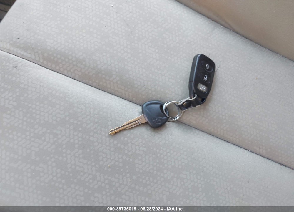 2010 HYUNDAI ELANTRA GLS VIN: KMHDU4AD4AU911808