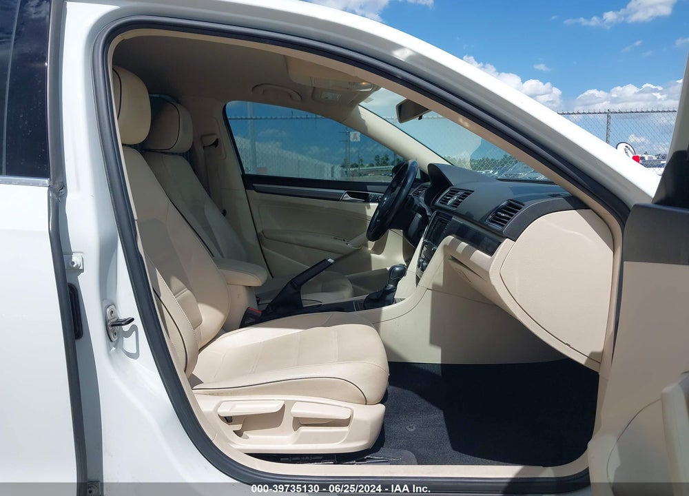 2017 VOLKSWAGEN PASSAT 1.8T R-LINE VIN: 1VWDT7A30HC081423