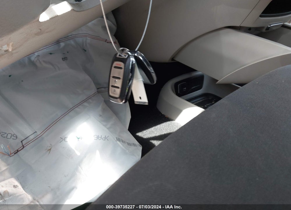 2017 CHRYSLER PACIFICA LX VIN: 2C4RC1CG2HR770263
