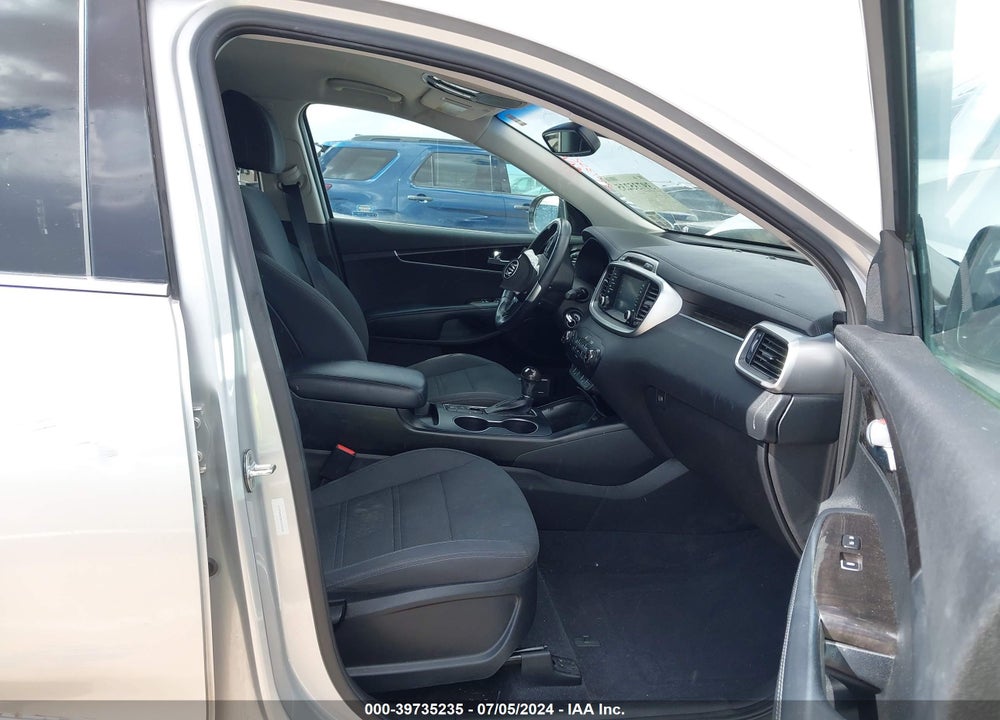 2017 KIA SORENTO 2.4L LX VIN: 5XYPG4A39HG245587