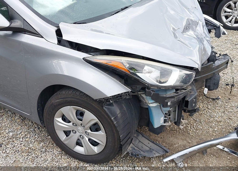 2016 HYUNDAI ELANTRA SE VIN: 5NPDH4AE9GH777060