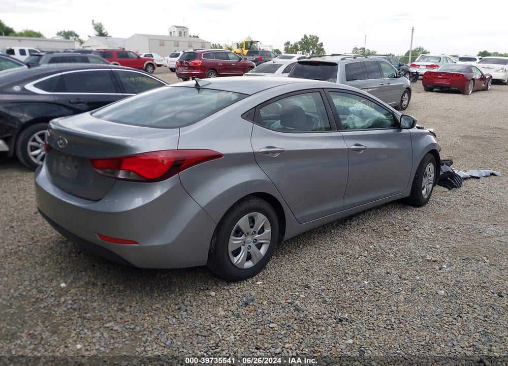 2016 HYUNDAI ELANTRA SE VIN: 5NPDH4AE9GH777060