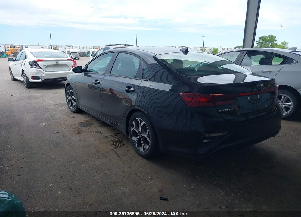 2019 KIA FORTE LXS VIN: 3KPF24AD2KE073023