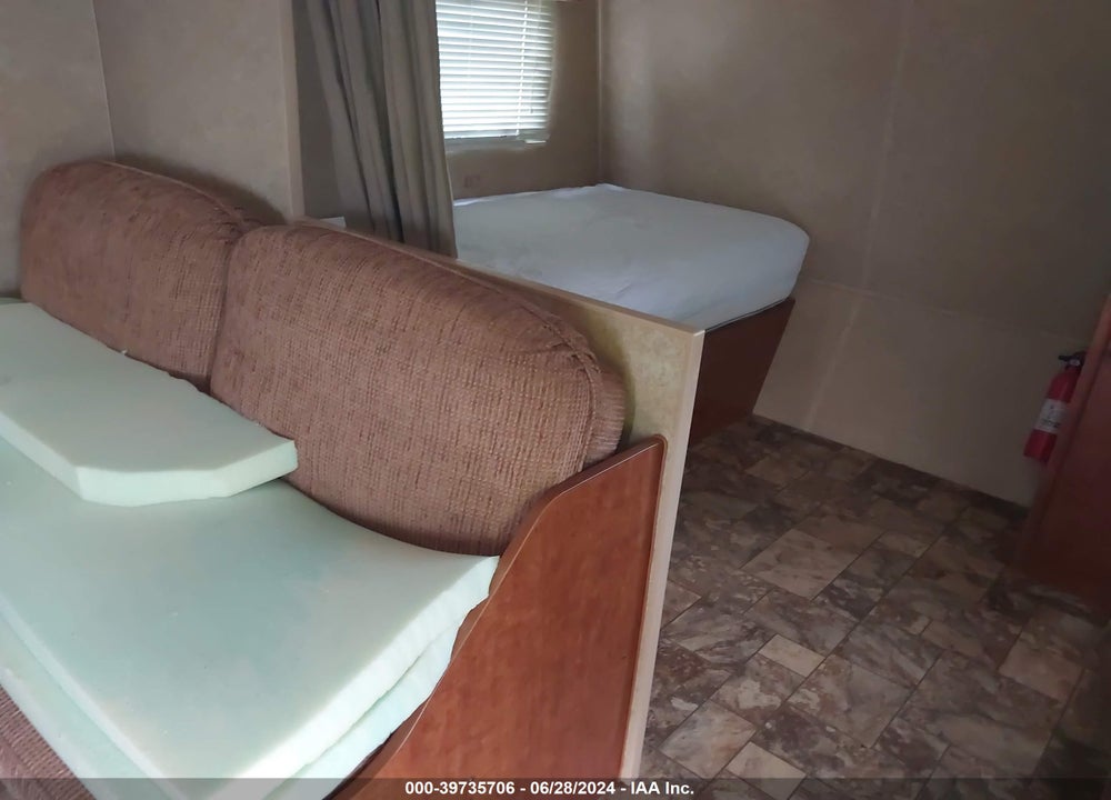 2012 MOUNTAIN VIEW 237 VIN: 1SE200K22CC000665